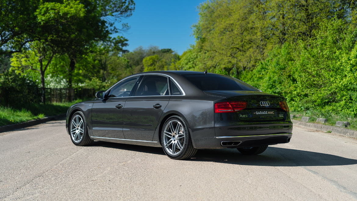 Audi AUDI A8L  W12